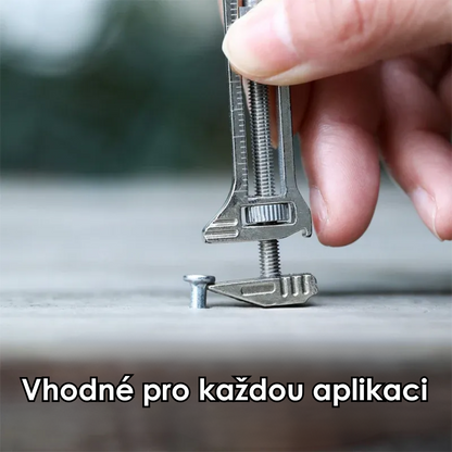 Titanový víceúčelový nástroj